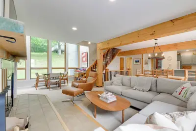 Image de Indoor Hot Tub: Sugarbush Retreat on Lincoln Peak