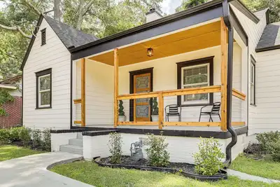Image de 4 Mi to Int’l Soccer & Dtwn Fun: Modern Atl Home
