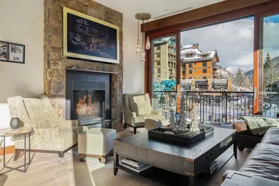 Image de Solaris Vail Luxurious Penthouse with Wraparound Terrace and Mountain Views, 2as