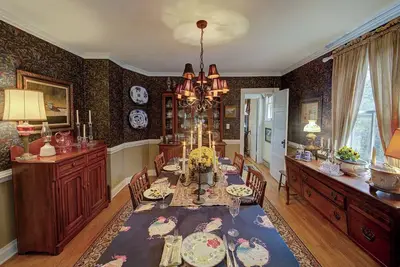 Image de Possum Trot Lodge - Wedding & Event Venue, Lodging for 18, Stone Fireplace