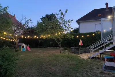 Image de Maison avec jardin banlieue de Dijon. animaux accceptés