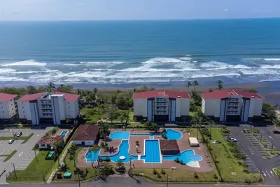 Image de Beautiful oceanfront condominium home with private pool in Puntarenas.