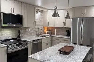 Image de Peak Retreat is a private 3-bedroom house with WiFi and Ac in tranquil Racine Oh