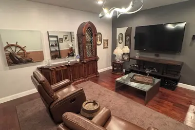 The Conclave Experience - 2 bed, 1. 5 Bath