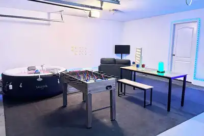 Image de 5-bedroom Game House with Gym - Hot Tub - Game Room - Sleeps 12