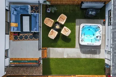 Image de 🏆 Rare $1m+ Luxe Central Home | 5br • Hot Tub • Arcade Games • Sleeps 16 💤