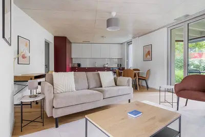 Image de Blueground | Saatlen, balcony, nr Zürich Zoo