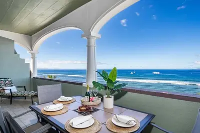 Image de Lahaina Shores Ph1 Oceanfront Penthouse Condo w Panoramic Views