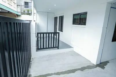 Image de Semi-detached newly renovated home in a friendly neighborhood