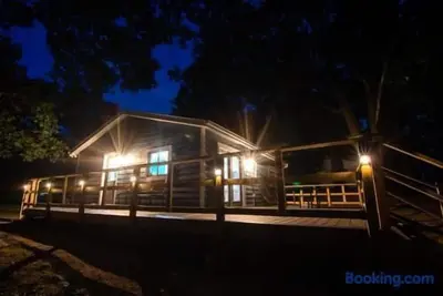 Image de The Little Blue Cottage at School Section Lake