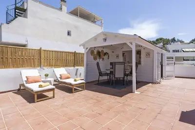 Image de Terrasse Privée sur le Toit avec Bar & Piscine près de la Plage de Torrequebrada