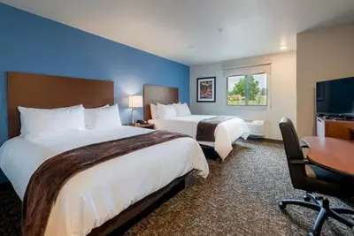 Image de Ultimate Comfort in Room with Stunning Mountain Setting | Free Parking | Kitchen