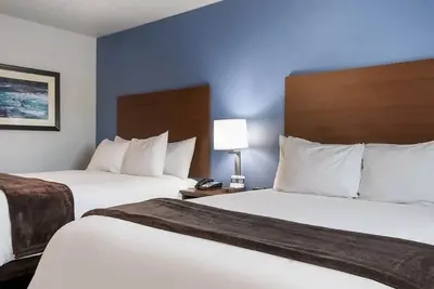 Image de Relaxing Room Retreat Perfect for Your Green Mountain Escape | Free Parking