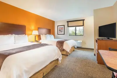 Image de Comfortable Stay with Free Parking – Walk to Shops, Restaurants & Entertainment