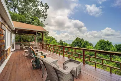 Image de Breathtaking Scenery: Cabin in Little Switzerland!