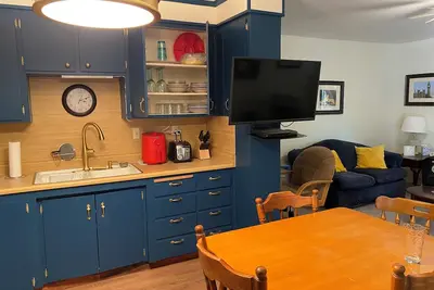 Image de Charming 1-bdrm apartmt, 2 beds 3m to Bethel 1m to 5 w/private garden patio