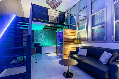 Image de \"Glamappartspa\" New York exécutive Champagne & Parking