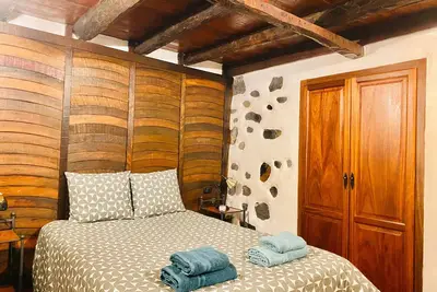 Image de Maison de campagne 'Furuco' avec vue sur la montagne, terrasse privée et Wi-Fi