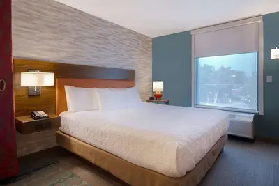 Image de Spacious Suite w/Sustainable Touches Close to Convention Center