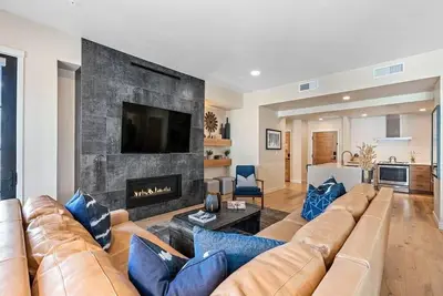 Image de Stunning Views Ski In/Out | Resort Amenities Included