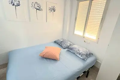 Image de Lovely summer townhouse with roof terrace and great views. Dog friendly.