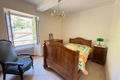 Image de appartement calme dans le village d'Oletta, à proximité activité de mer, loisirs