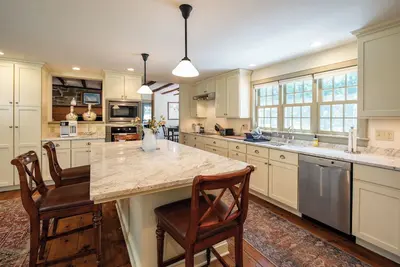 Image de Historic Coastal Home • Marsh Views • Pet-Friendly