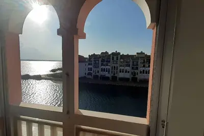 Image de Studio cabine avec balcon, accès piscine et parking sécurisé