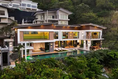 Image de Casa Crystal is a Stylish ocean-view home for 12 • Private pool • Perfect for families & groups