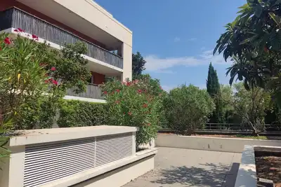 Image de Appartement calme avec grande terrasse