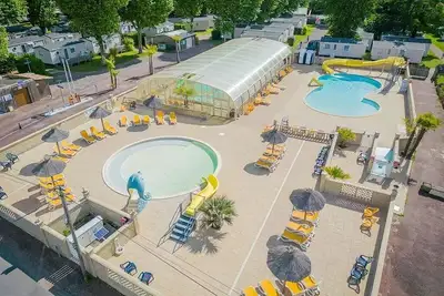 Image de ZEcamping 4 étoiles parc aquatique locatif Tv Bbq 29m2