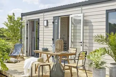 Image de ZEcamping 4* animé 500m plage parc aquatique fitness locatif Tv clim