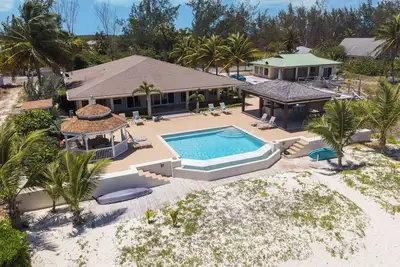 Image de Hart House, vast patio with hot tub, heated pool & outdoor bar on Flamingo Bay
