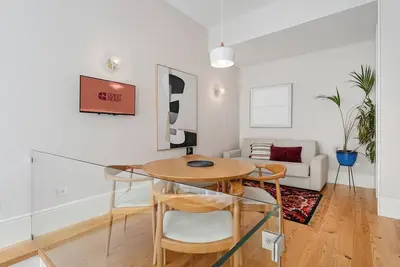 Image de GuestReady - Duplex moderne et central à Porto
