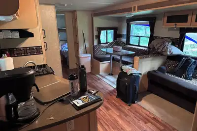 Image de Charming Rv with 2 bedrooms and WiFi, Ac in peaceful Bigfork