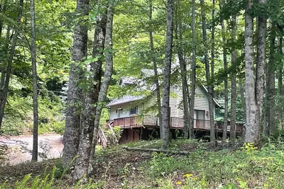 Image de Enjoy leaf season on the creek