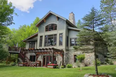 Image de Timberhaus on Garfield Lake