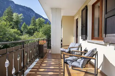Image de Appartement 'Smeraldo' avec Vue sur la Montagne, Wi-Fi et Climatisation