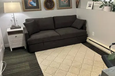 Image de Cozy duplex split level quiet area