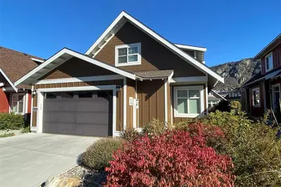 Image de Beautiful Cottage Just Steps From The Beach \nThe cottages on Osoyoos Lake