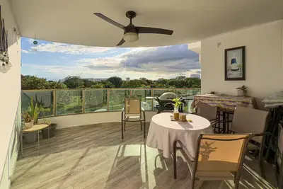 Image de Sunset Oasis - Beach Getaway