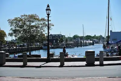 Image de Modern Style Meets Eastport Charm, 2br Walkable to Downtown Annapolis