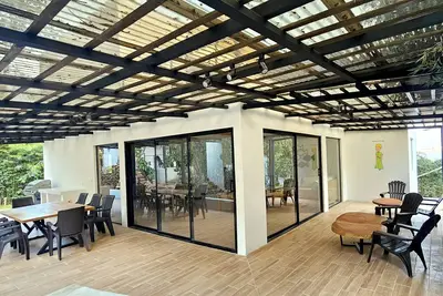 Image de ! Mansion of Princes! \"Dream on the shores of Lake Atitlan\".