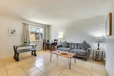 Image de Glendale Unit w/ Private Yard Near Sports Venues!