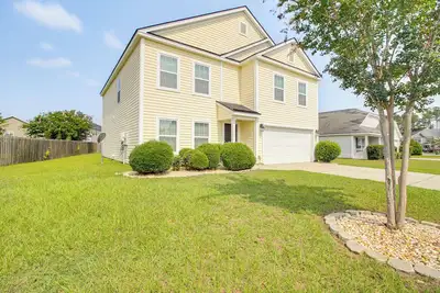 Image de Spacious Home w/ Screened Patio in Pooler!