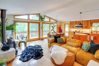Image de Near Hiking: Renovated 4-Acre Berkshires Retreat!