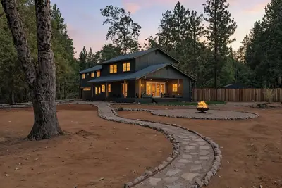 Image de Beautiful Home Close To Activities with WiFi.