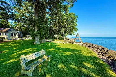 Image de Lakefront Escape Waterfront Relax & Recharge!