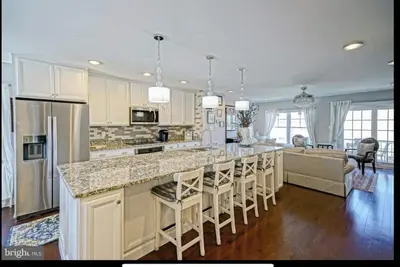 Image de 3-bedroom townhome in Lewes, walk to beach and town