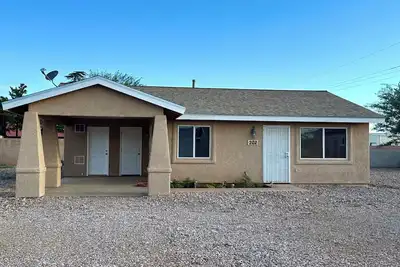 Image de Charming 2-bedroom, 2-bathroom house, ideal for a relaxing getaway.